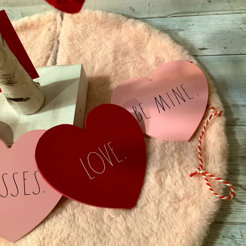 Rae Dunn Like New Heart Garland Only